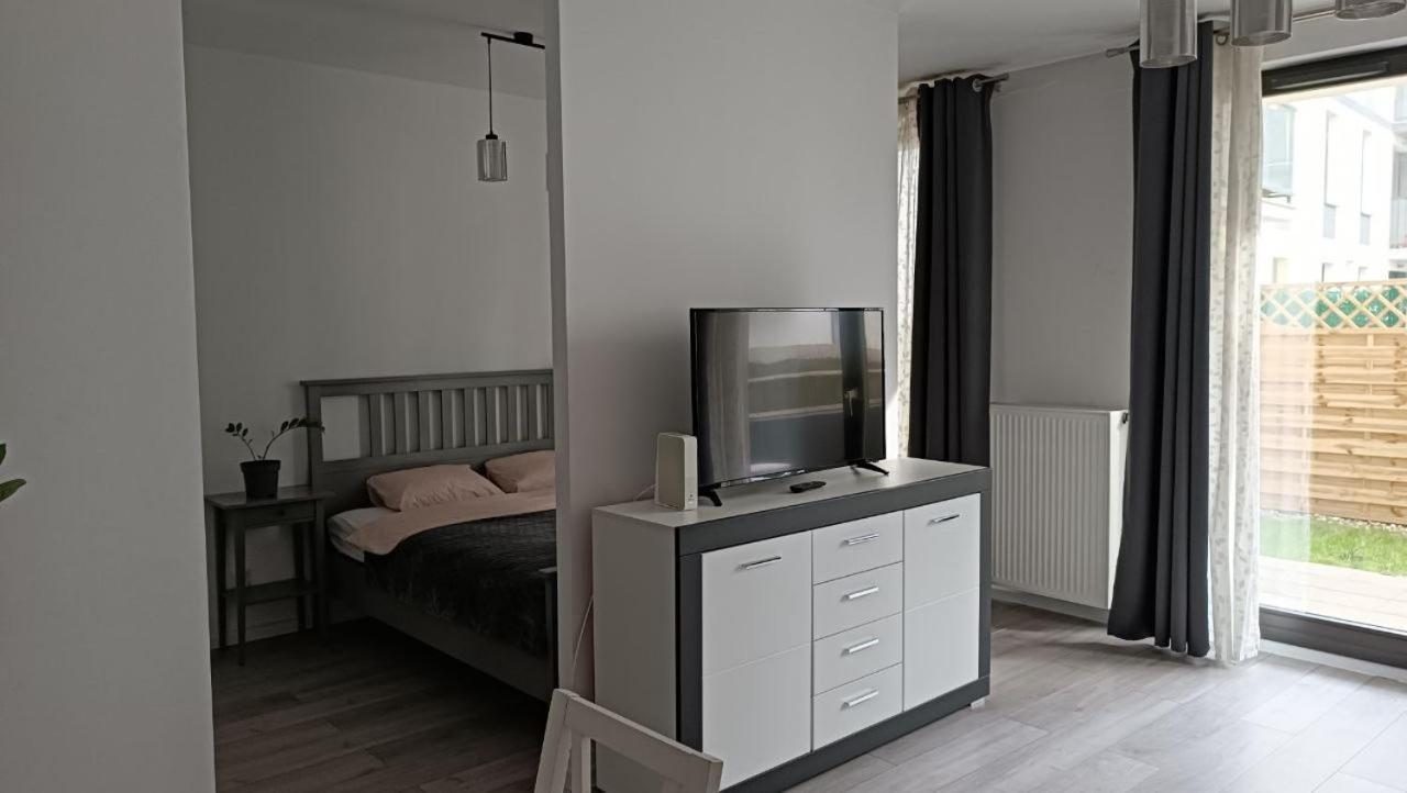 Apartment Z Ogrodkiem Na Warszawskiej Woli Varsovie Extérieur photo