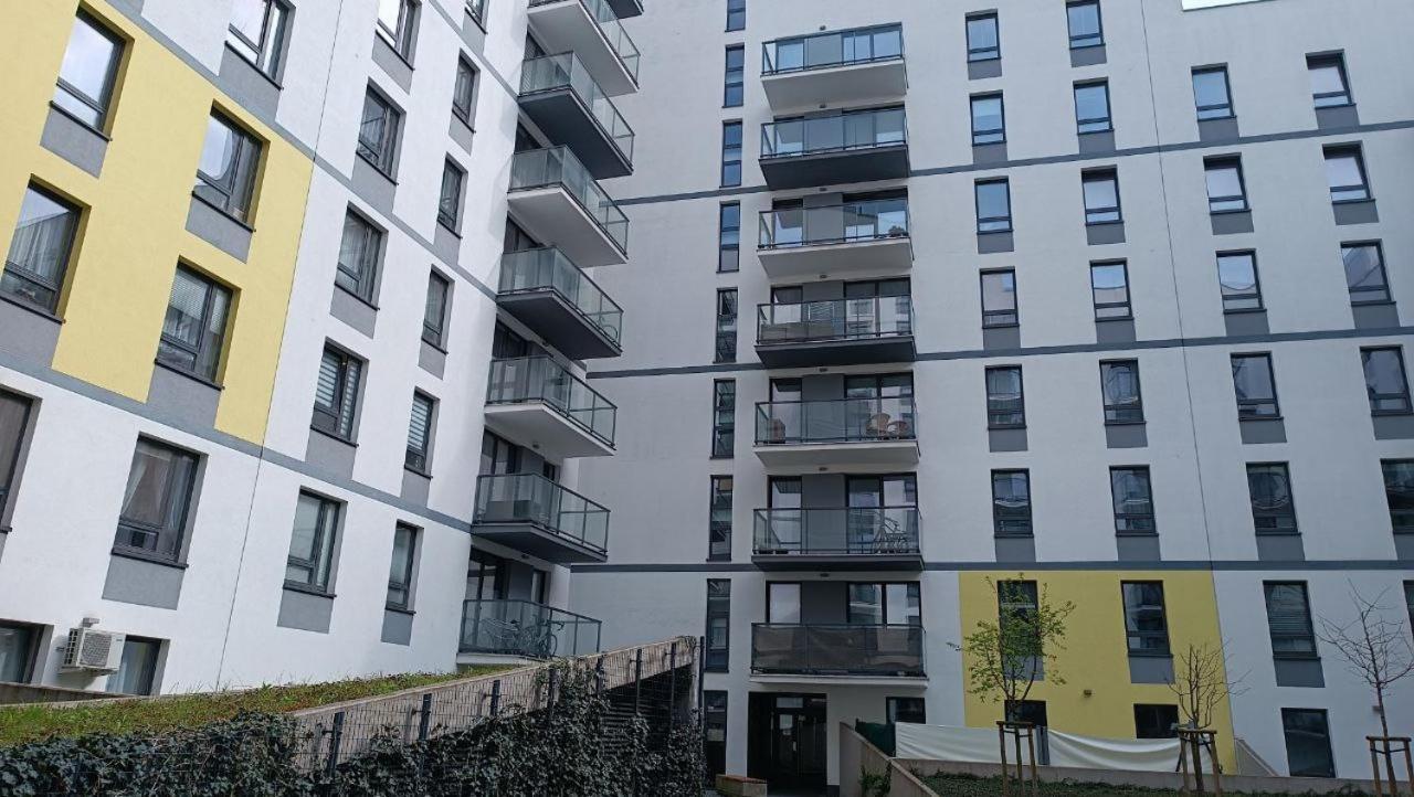 Apartment Z Ogrodkiem Na Warszawskiej Woli Varsovie Extérieur photo